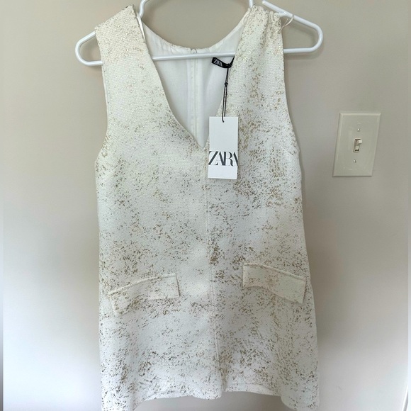 Zara Dresses & Skirts - 🆕🎉ZARA 🆕🎉 pretty white and gold sleeveless top